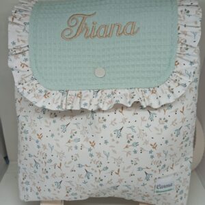 Mochila infantil flores verde personalizada | Carma Bordados
